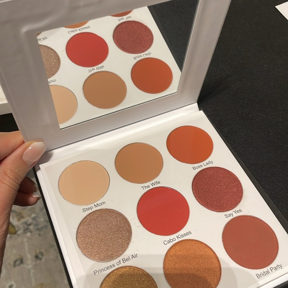 Give them la beauty eyeshadow palette- NEW